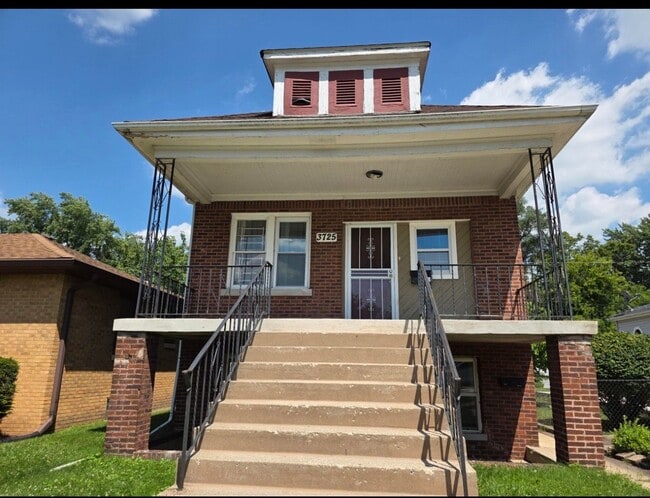 Photo - 3725 Monroe St