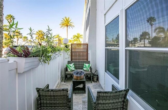 Photo - 661 Poinsettia Ave Unit 104