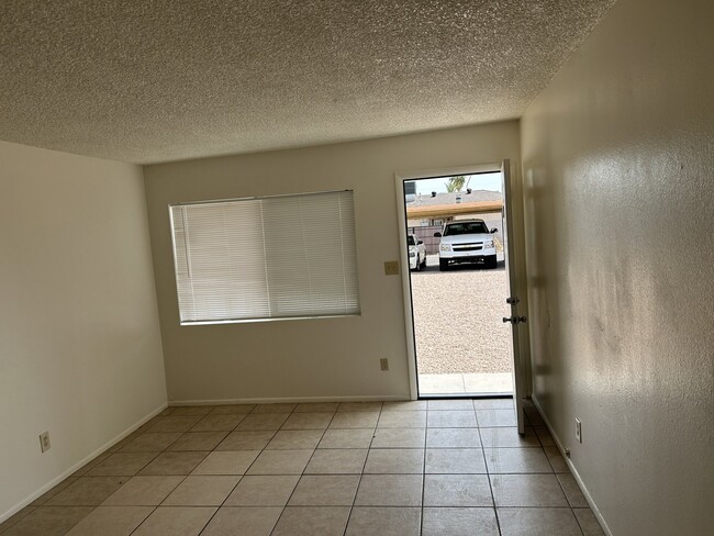 Photo - 1315 W 5th St