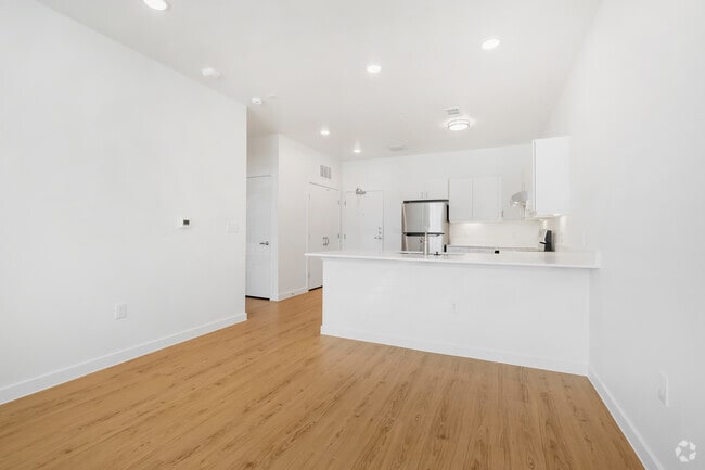 1BR, 1BA - 662SF - Dining Area