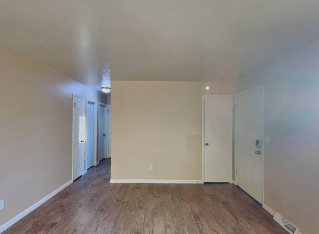 Photo - 9170 Lander St