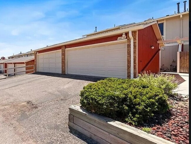 Photo - 440 W Rockrimmon Blvd