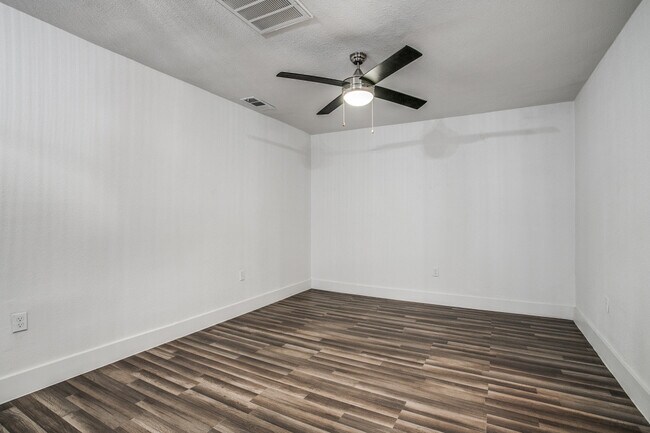 Photo - HYA Live Oak