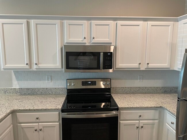 Building Photo - 2272 Del Carmel Way