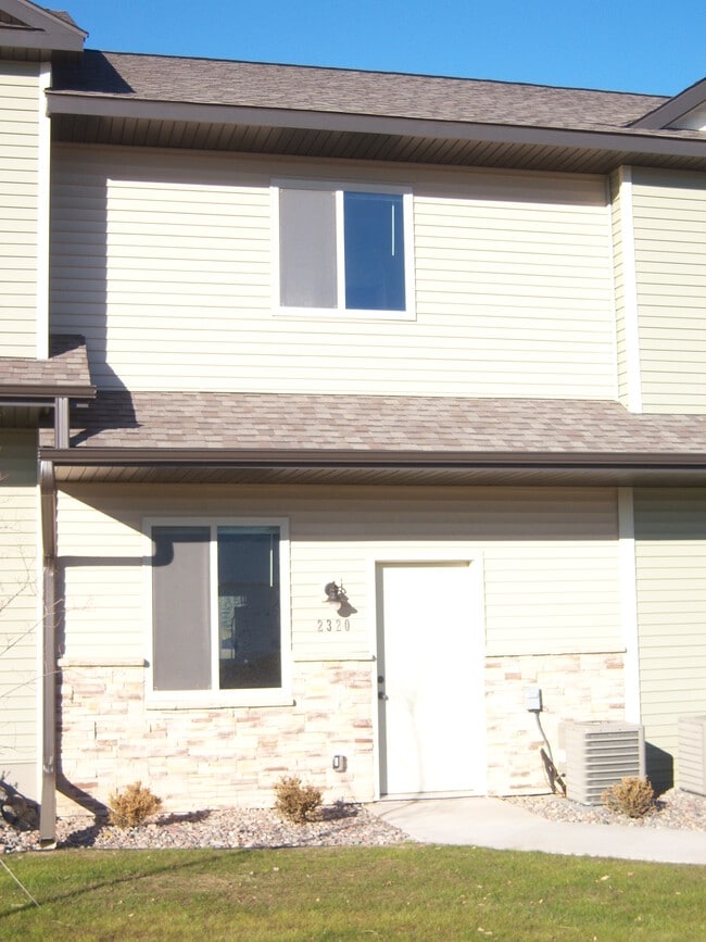 Photo - 2330 Peters Dr