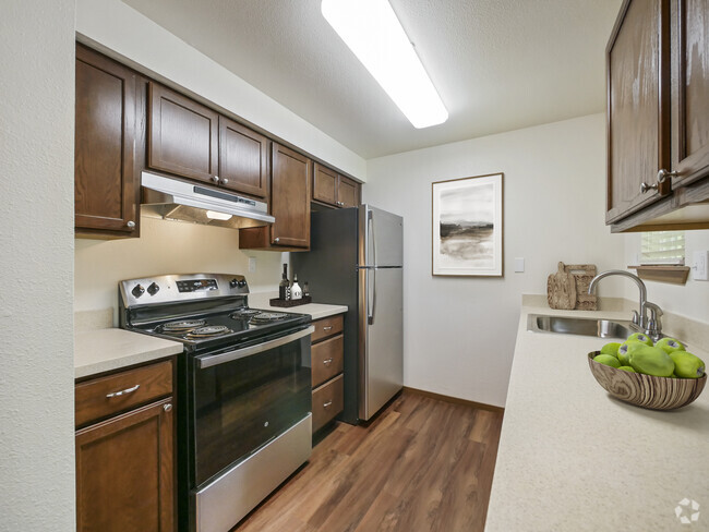 Premium with stainless steel appliances - Benson Village Rental