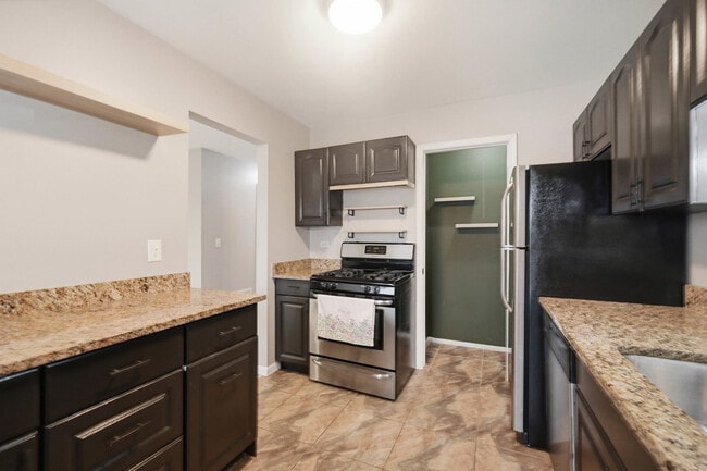 Photo - 1502-1507 7 Pines Rd