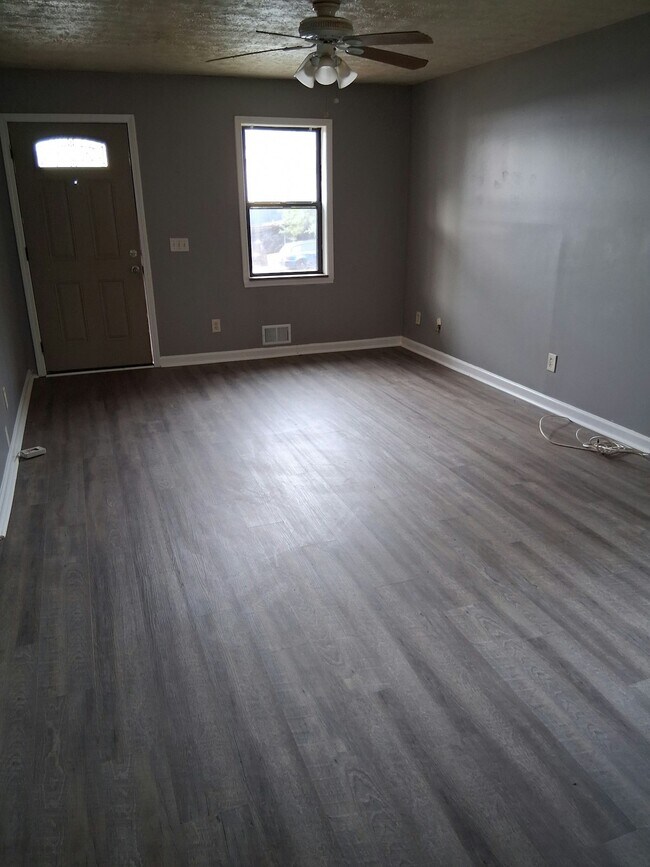 Photo - 1532 Rosewood Cir SE