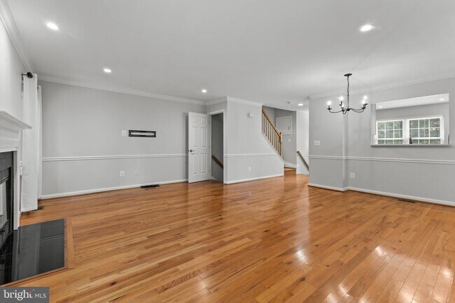 Photo - 106 Hackley Ct
