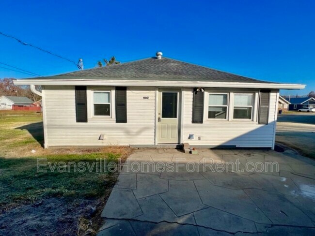 Photo - 907 E Broadway St