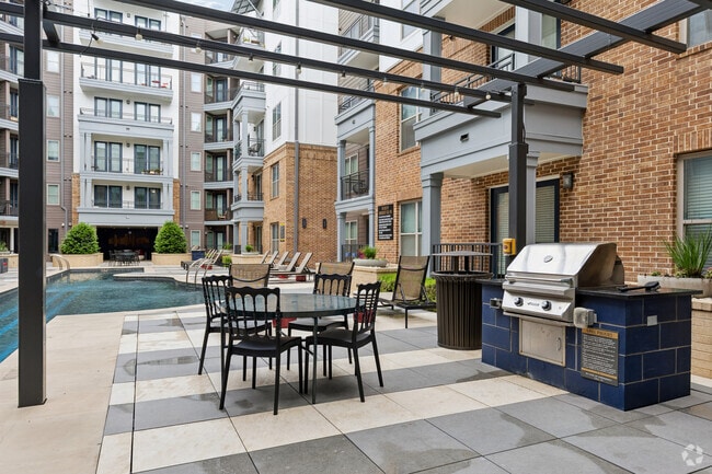Courtyard with Outdoor Kitchen and Grills