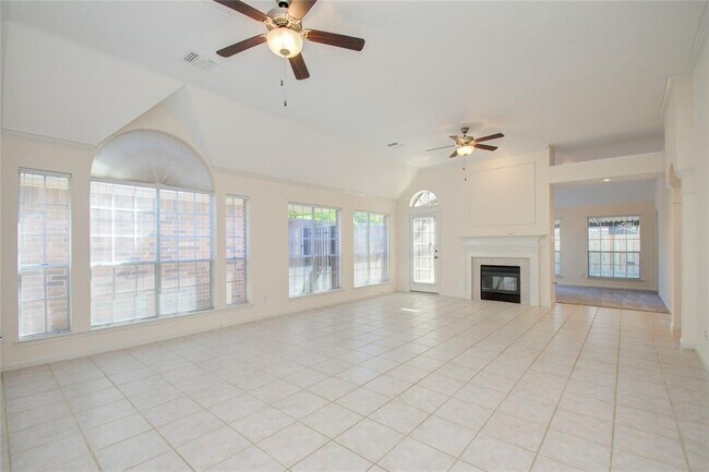 Photo - 8823 Lawncliff Ln