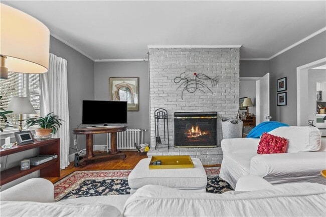 46 Chastellux Ave Unit M8