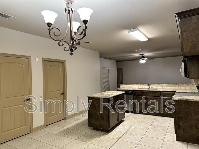 Photo - Jack Finney Blvd 6921 - 1