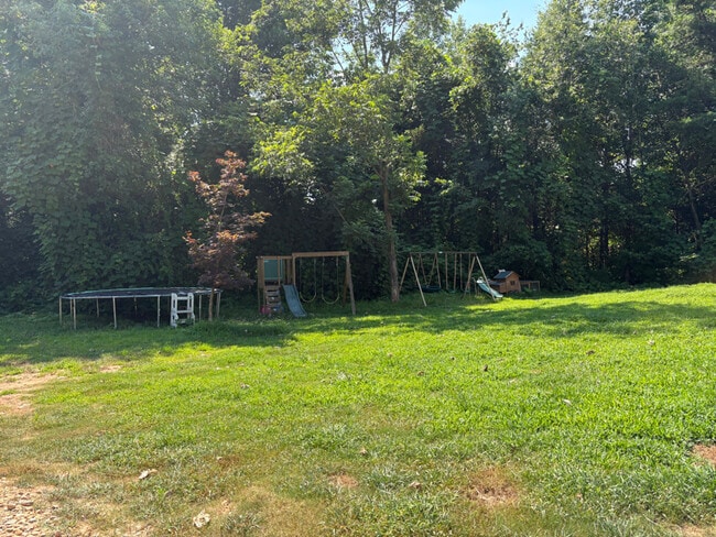 Photo - 208 Daily Rd