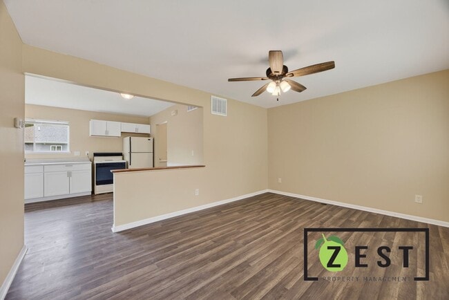 Photo - 39483 Marne Ave