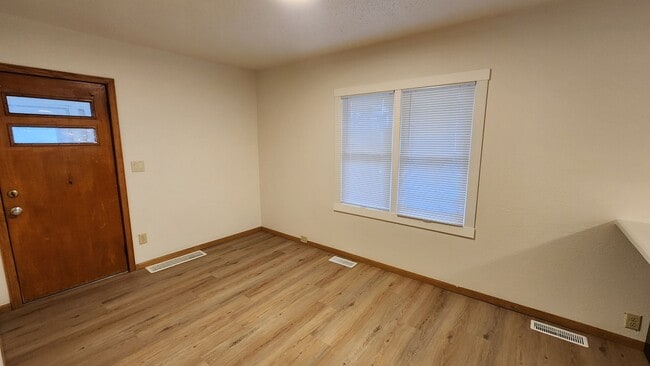 Photo - pin00 Unit 609 Rose Street