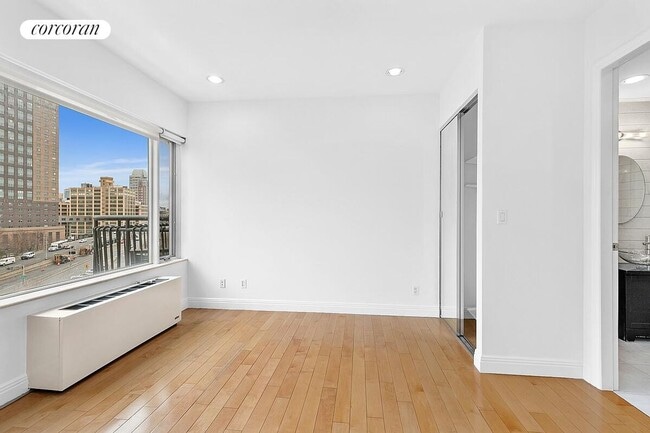 Photo - 189 Bridge St