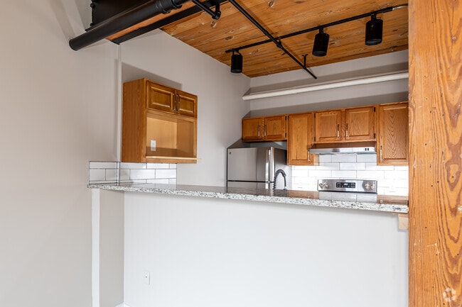 2BR, 1BA - Kitchen
