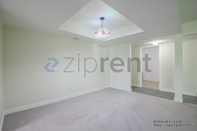 Photo - 640 E 3990 S