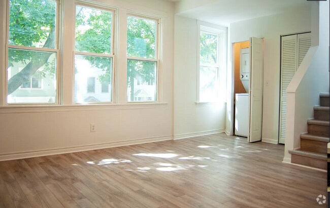 Building Photo - 2649 N Wayne Ave Unit 2r Rental