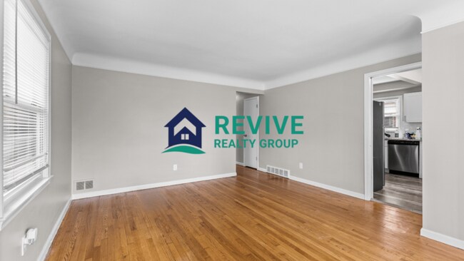 Photo - 1569 Sycamore St