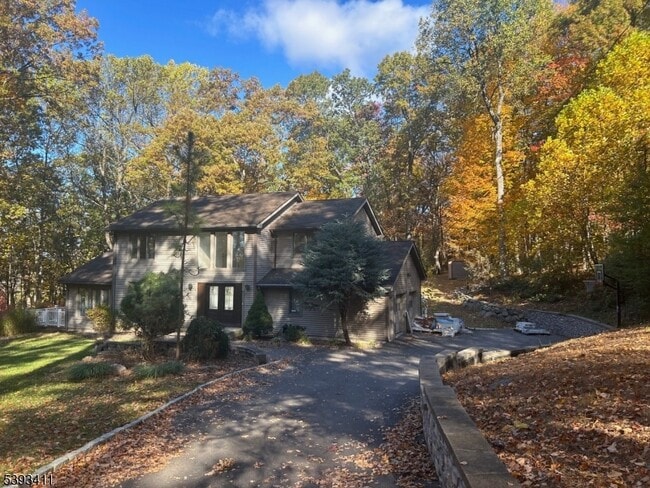 Building Photo - 102 Drakestown Rd