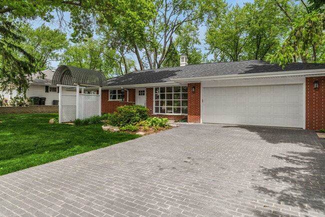 Photo - 1010 W Elm St