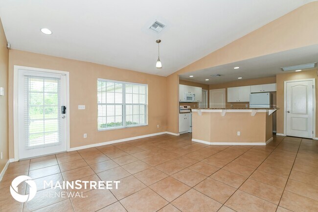 Photo - 173 Aurora Ave S