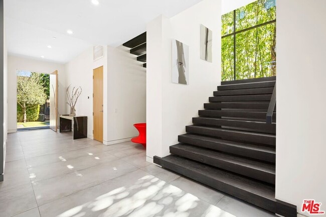 Photo - 853 N Kilkea Dr