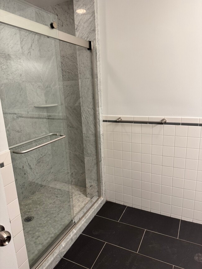1408 Beacon St Unidad 3