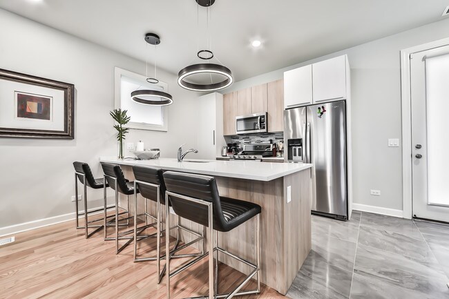 Photo - 6115 S University Ave Unit 4