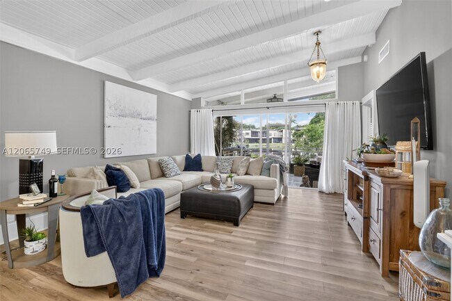 958 Mockingbird Ln
