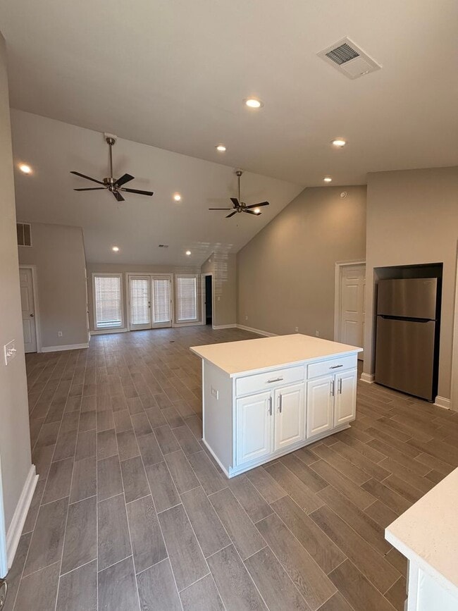 Photo - Newly Renovated!