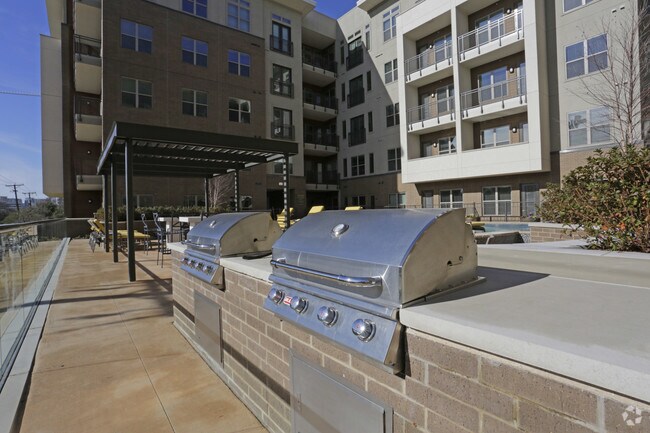 POOL GRILL AREA