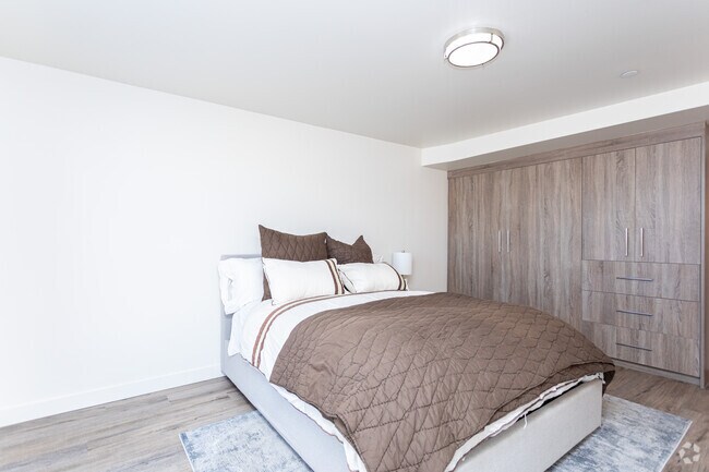 2BR, 1.5BA - 1,000SF - Primary Bedroom