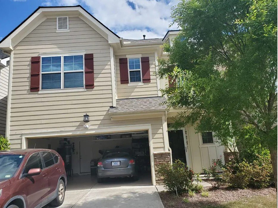 Photo - 202 Begen St