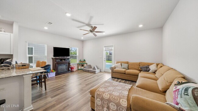 1762 Jakes Dr