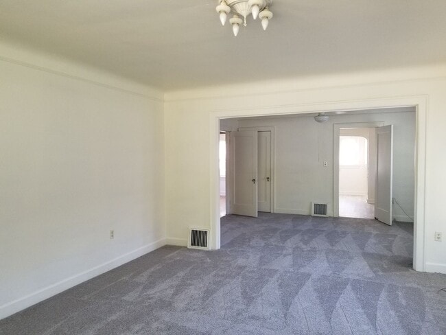 Photo - N. 25th Ave 2 bedroom Craftsman w/basement