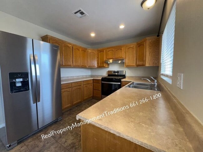 Photo - Great 3 + 2 Located in Quartz Hill