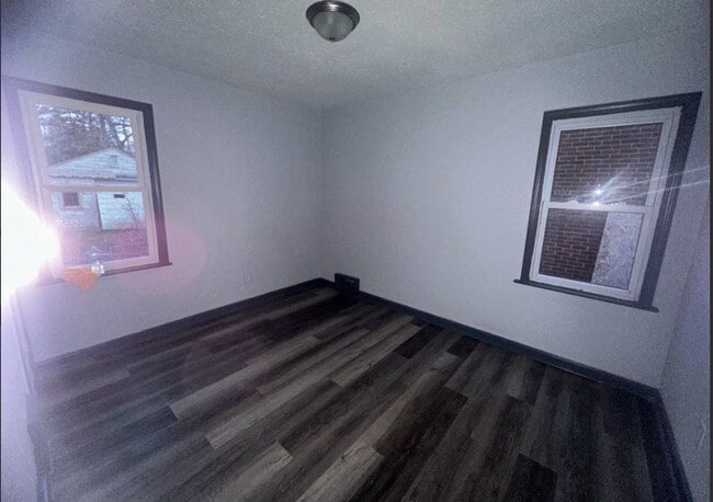 Photo - Cute 2 bedroom located on Detroit's West side.