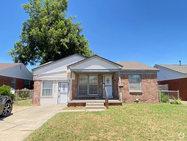 Building Photo - 3841 NW 16th St Rental