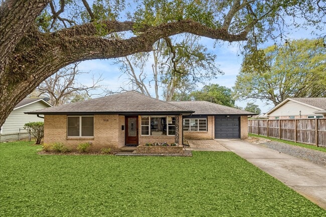 Building Photo - 510 S Belknap St