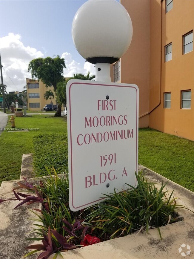 Building Photo - 1591 NE Miami Gardens Dr Unit 109 Rental