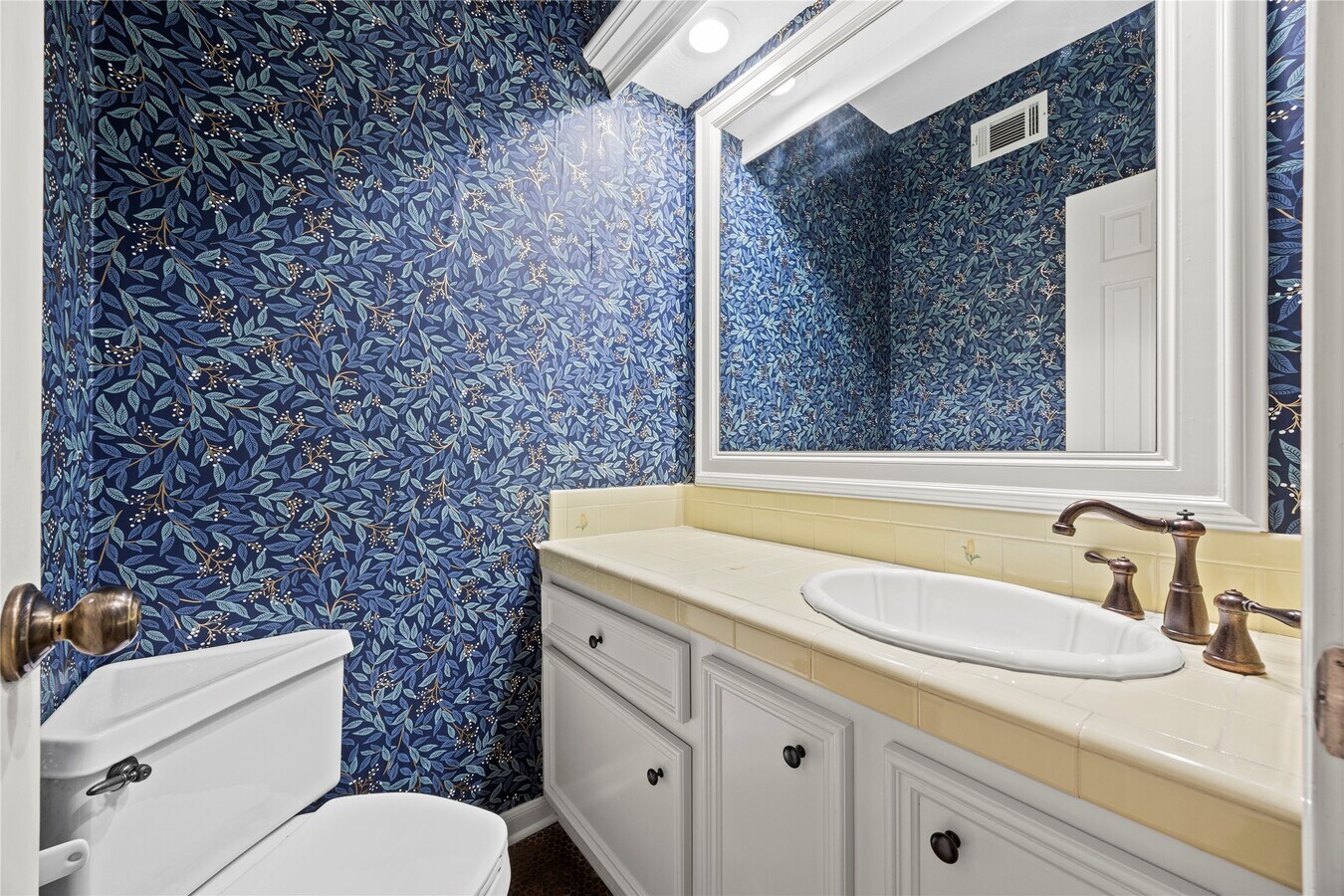 Photo - 18227 Longmoor Dr