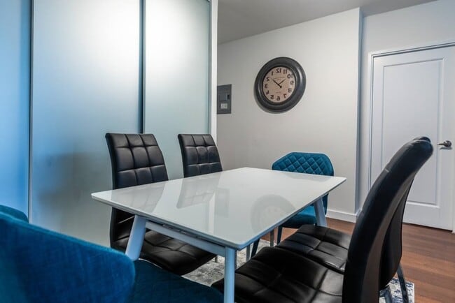 Photo - 121 E 23rd St Unit 21L