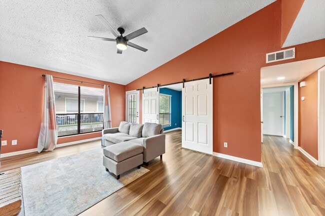 Building Photo - 2120 Wilcrest Dr Unit 229 Rental