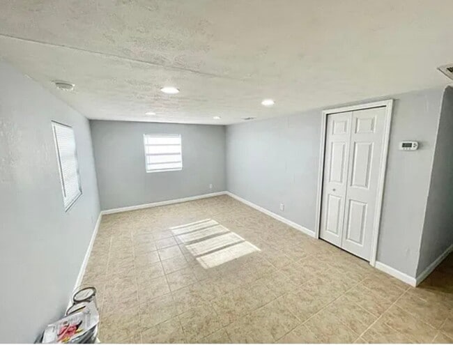Photo - 7800 Empire Avenue