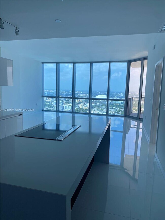 Photo - 851 NE 1st Ave Unit 4604