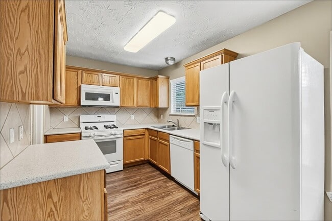 Photo - 5010 Deer Path Dr